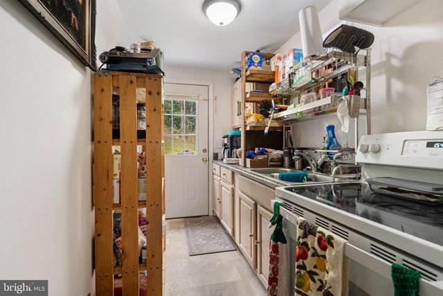 1499 VALLEY RD, Berkeley Springs, WV 25411