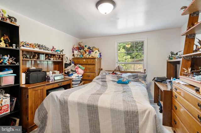 1499 VALLEY RD, Berkeley Springs, WV 25411