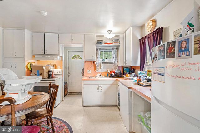 1499 VALLEY RD, Berkeley Springs, WV 25411