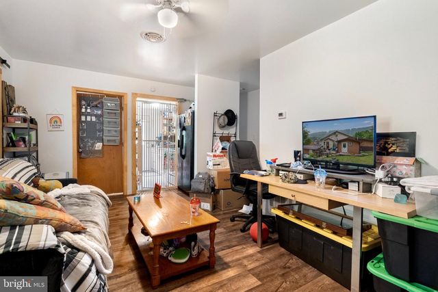 1499 VALLEY RD, Berkeley Springs, WV 25411