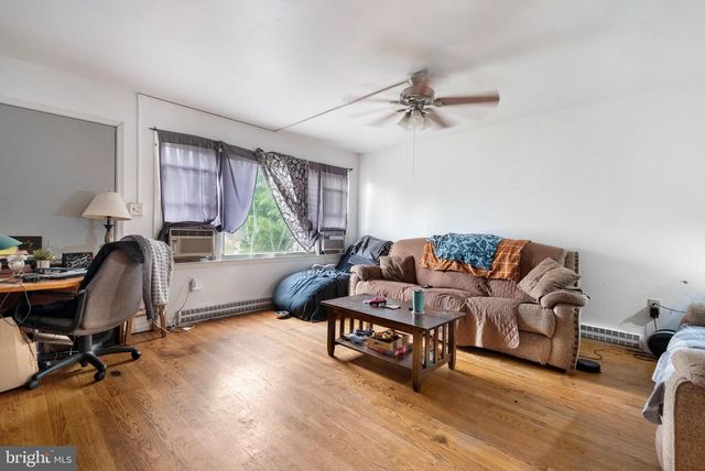 1499 VALLEY RD, Berkeley Springs, WV 25411