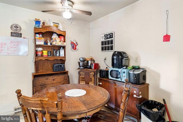 1499 VALLEY RD, Berkeley Springs, WV 25411
