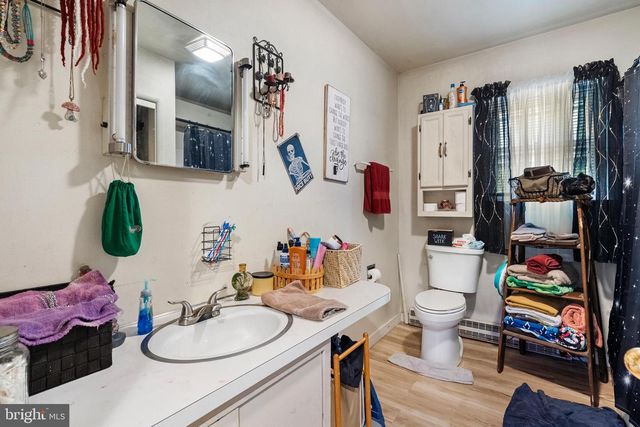 1499 VALLEY RD, Berkeley Springs, WV 25411