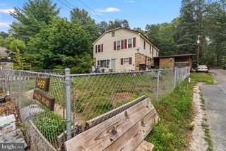 1499 VALLEY RD, Berkeley Springs, WV 25411