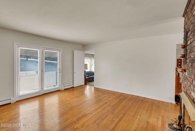 8 Hutchinson Road, Allentown, NJ 08501