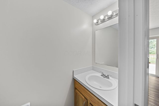 381 Hearthstone Drive, Delaware, OH 43015