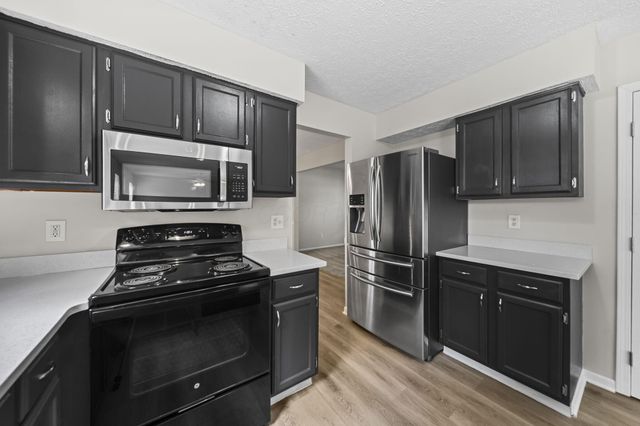 381 Hearthstone Drive, Delaware, OH 43015