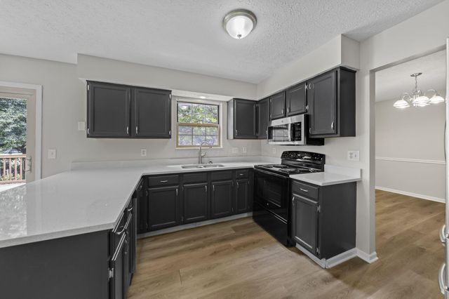 381 Hearthstone Drive, Delaware, OH 43015
