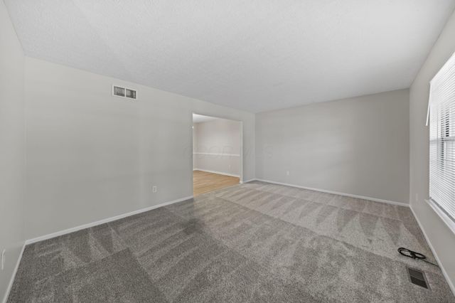 381 Hearthstone Drive, Delaware, OH 43015