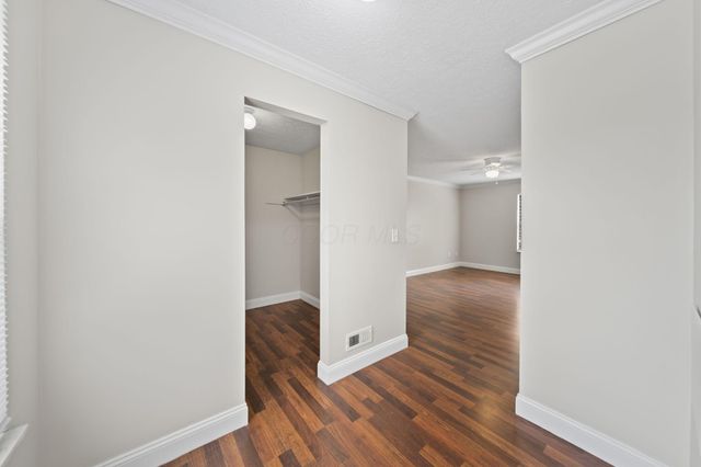 381 Hearthstone Drive, Delaware, OH 43015