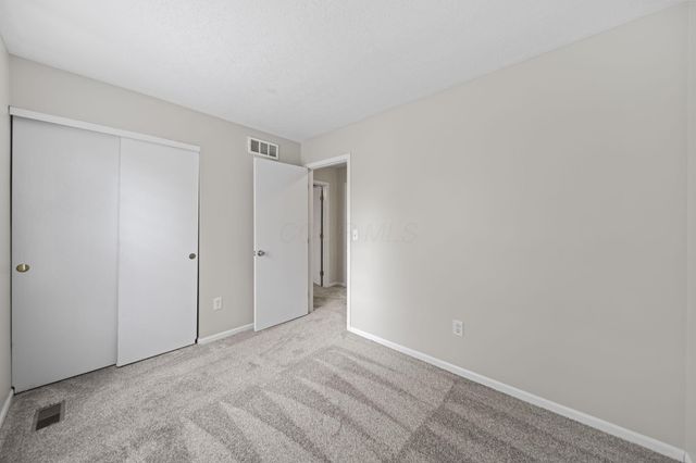 381 Hearthstone Drive, Delaware, OH 43015