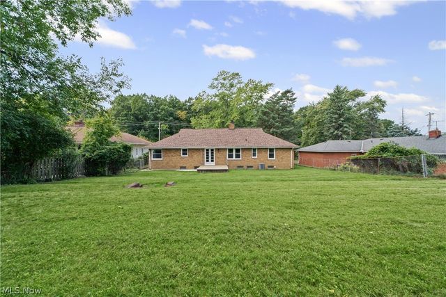 133 Brush Road, Richmond Heights, OH 44143