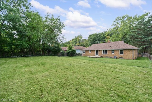 133 Brush Road, Richmond Heights, OH 44143