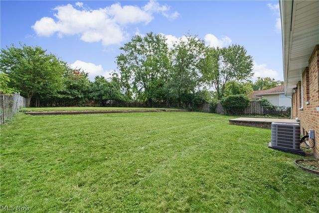 133 Brush Road, Richmond Heights, OH 44143