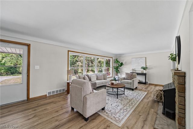 133 Brush Road, Richmond Heights, OH 44143