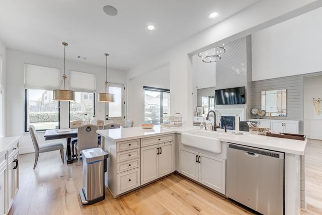 4411 Falcon Lake Drive, Manvel, TX 77578