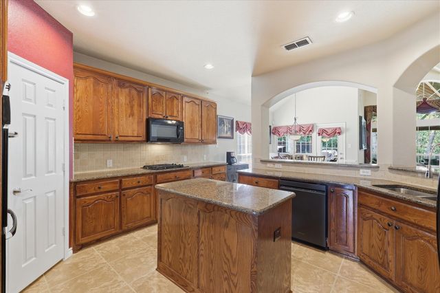 7608 Hinkley Oak Drive, Denton, TX 76208