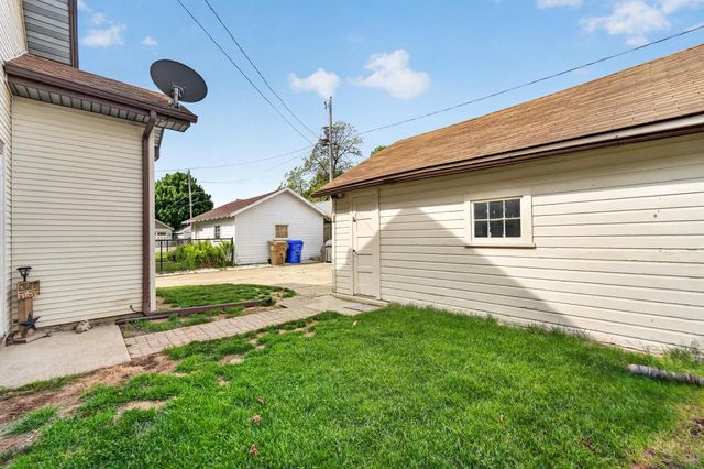 7546 14th AVENUE, Kenosha, WI 53143