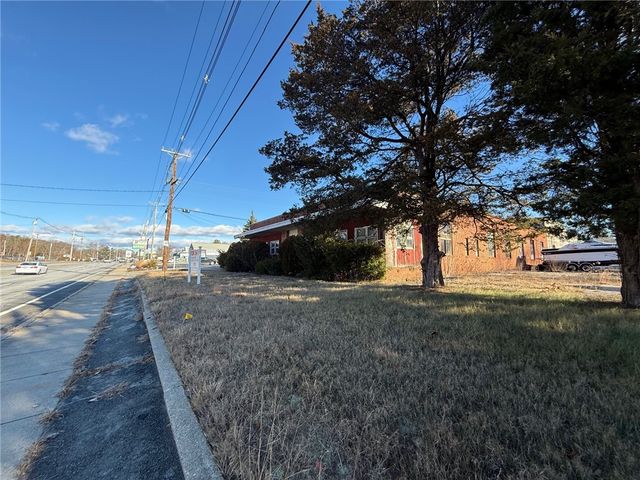 5810 Post Road, Warwick, RI 02818