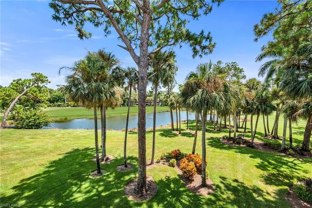 105 Clubhouse LN 389, Naples, FL 34105