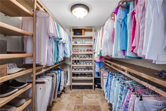 105 Clubhouse LN 389, Naples, FL 34105