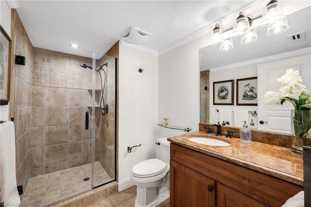 105 Clubhouse LN 389, Naples, FL 34105