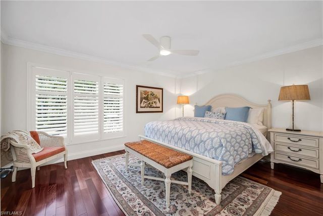 105 Clubhouse LN 389, Naples, FL 34105
