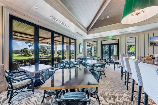 105 Clubhouse LN 389, Naples, FL 34105