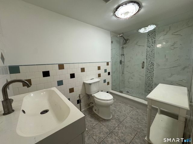 547 B Laurel Street B, East Haven, CT 06512