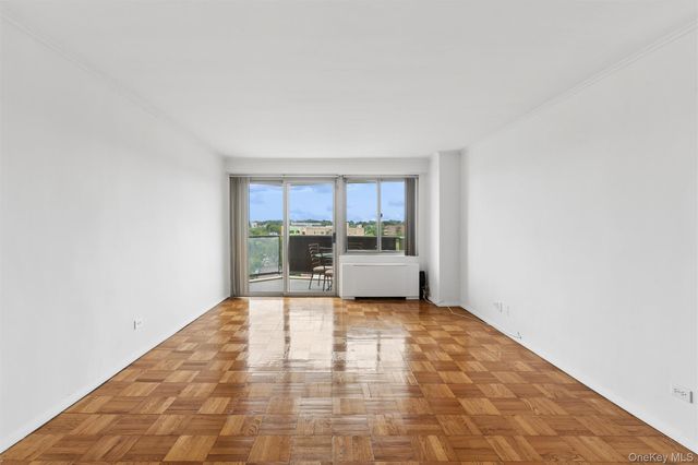 1815 215th Street 6C, Bayside, NY 11360