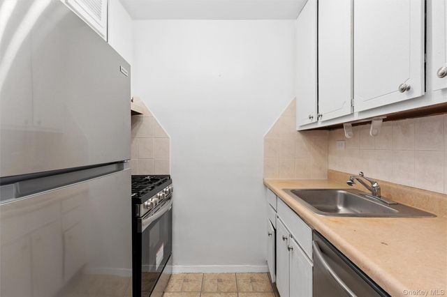 1815 215th Street 6C, Bayside, NY 11360