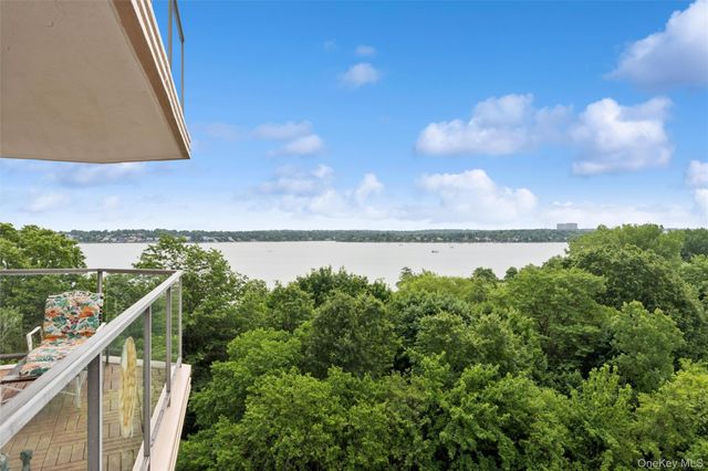 1815 215th Street 6C, Bayside, NY 11360