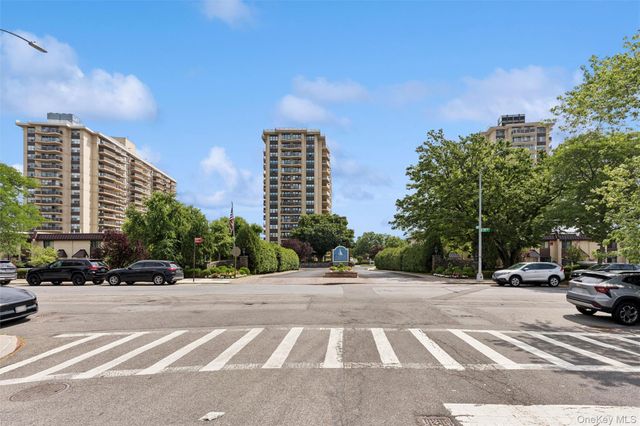 1815 215th Street 6C, Bayside, NY 11360