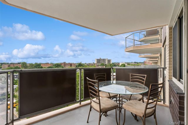 1815 215th Street 6C, Bayside, NY 11360