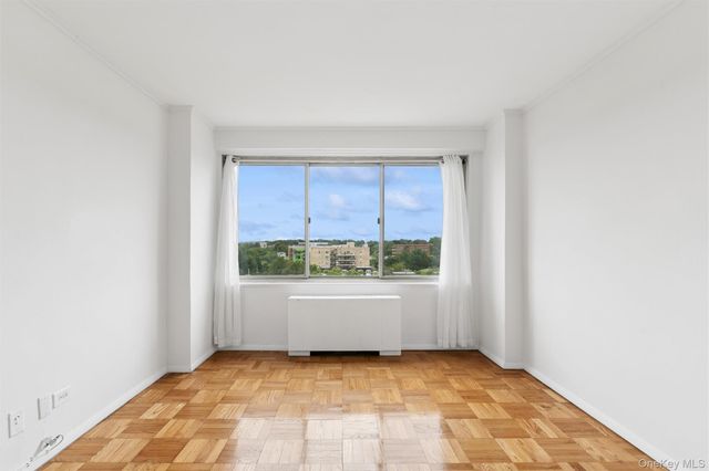 1815 215th Street 6C, Bayside, NY 11360