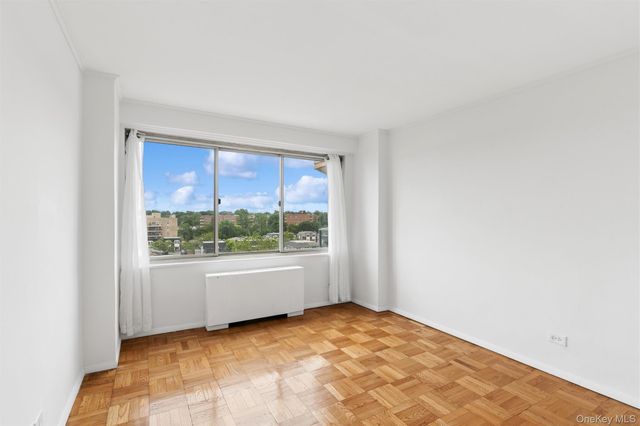 1815 215th Street 6C, Bayside, NY 11360