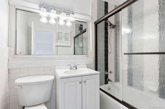 1815 215th Street 6C, Bayside, NY 11360