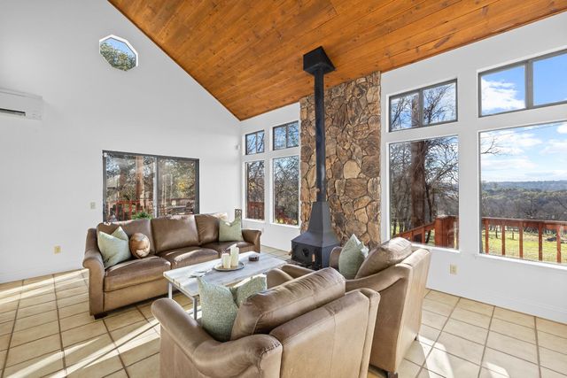 11700 Quail Rd, Auburn, CA 95602