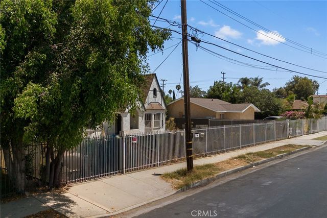 6824 Tyrone, Van Nuys, CA 91405