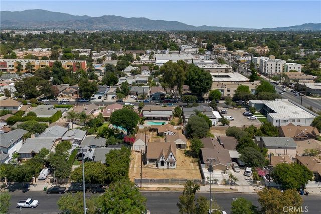 6824 Tyrone, Van Nuys, CA 91405