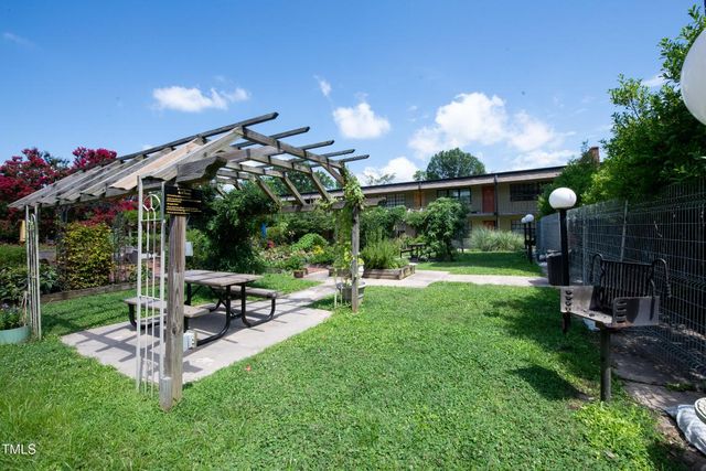 807 W Trinity Avenue 232, Durham, NC 27701