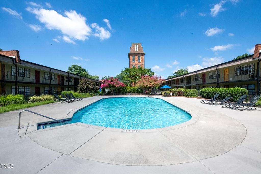 807 W Trinity Avenue 232, Durham, NC 27701