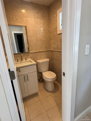 35 Adams Avenue, Bayville, NY 11709
