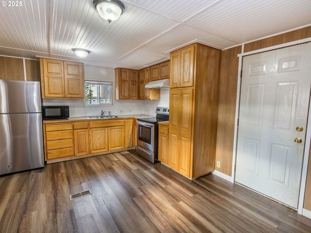 10701 Se HWY 212 13, Clackamas, OR 97015