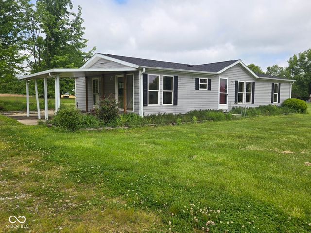 11349 S Singhurst Street, Terre Haute, IN 47802