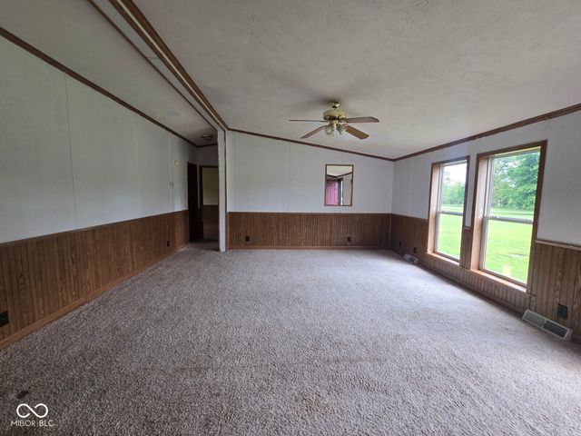 11349 S Singhurst Street, Terre Haute, IN 47802