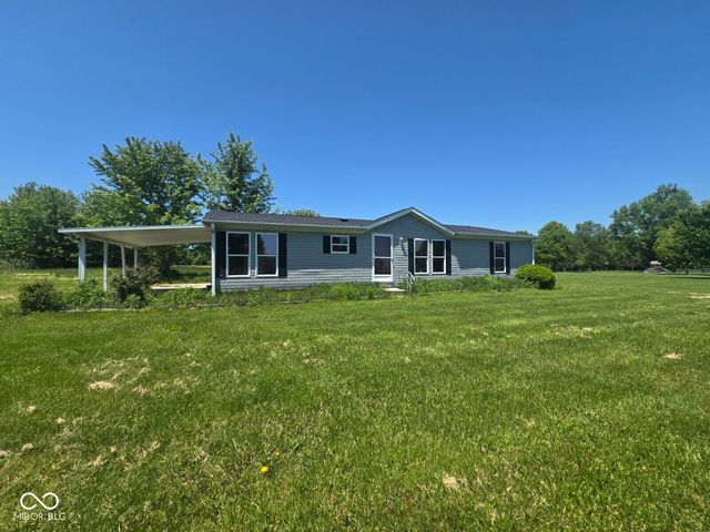 11349 S Singhurst Street, Terre Haute, IN 47802