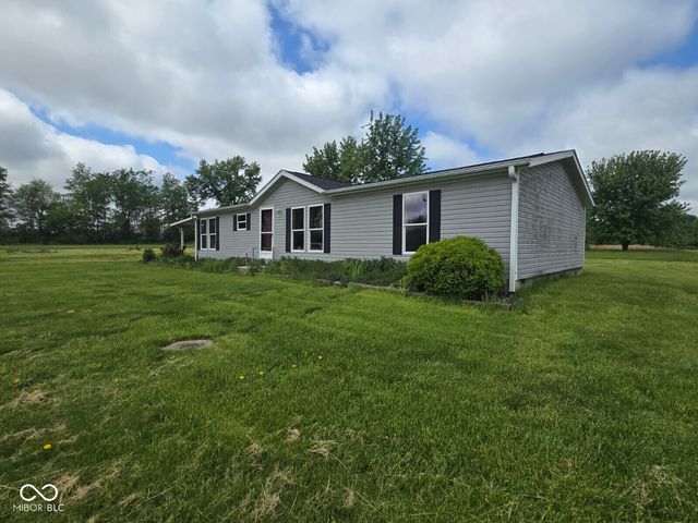 11349 S Singhurst Street, Terre Haute, IN 47802
