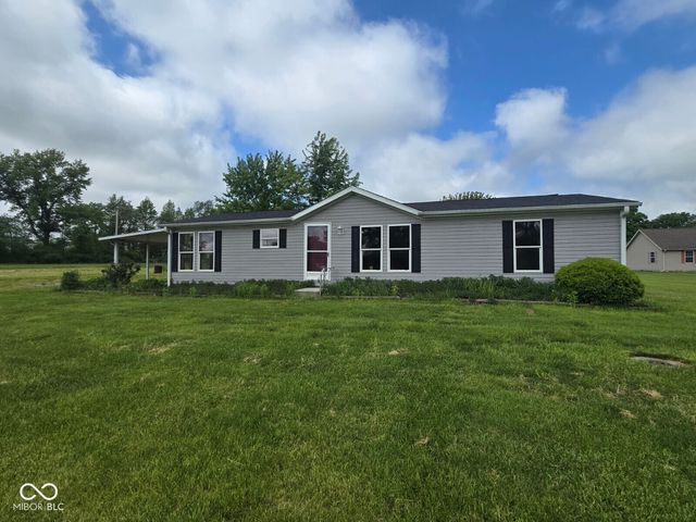 11349 S Singhurst Street, Terre Haute, IN 47802