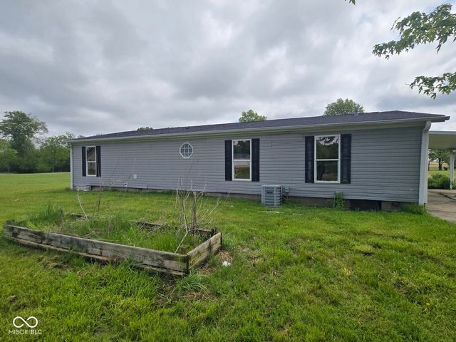 11349 S Singhurst Street, Terre Haute, IN 47802